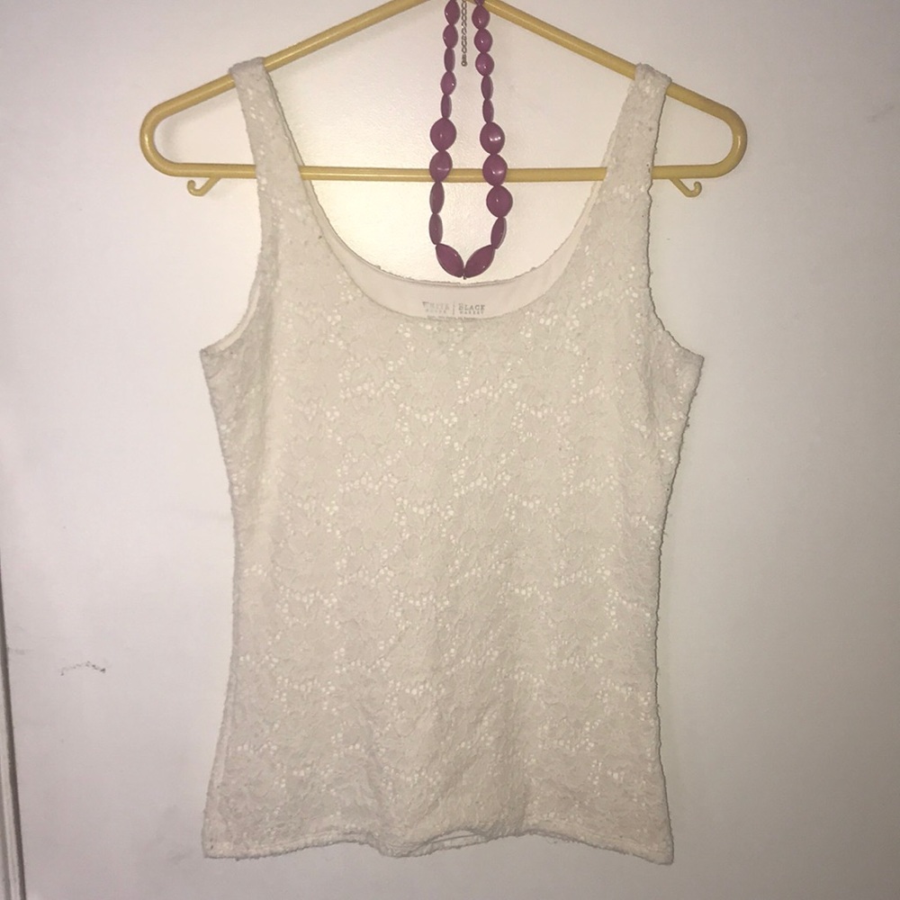 White House/ Black Market top🖤
